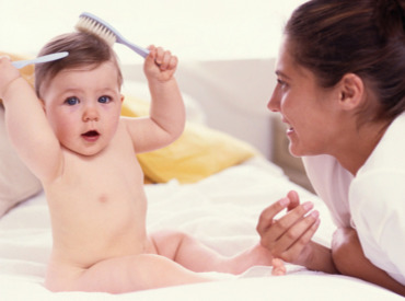 Kako se spopadati z izpadanjem las po porodu